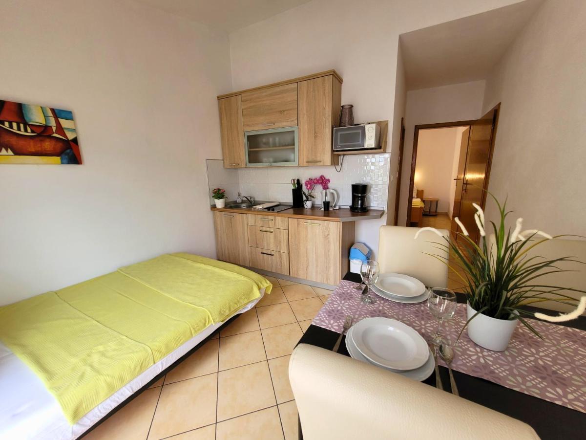 Apartment Jelena Vir Exterior photo