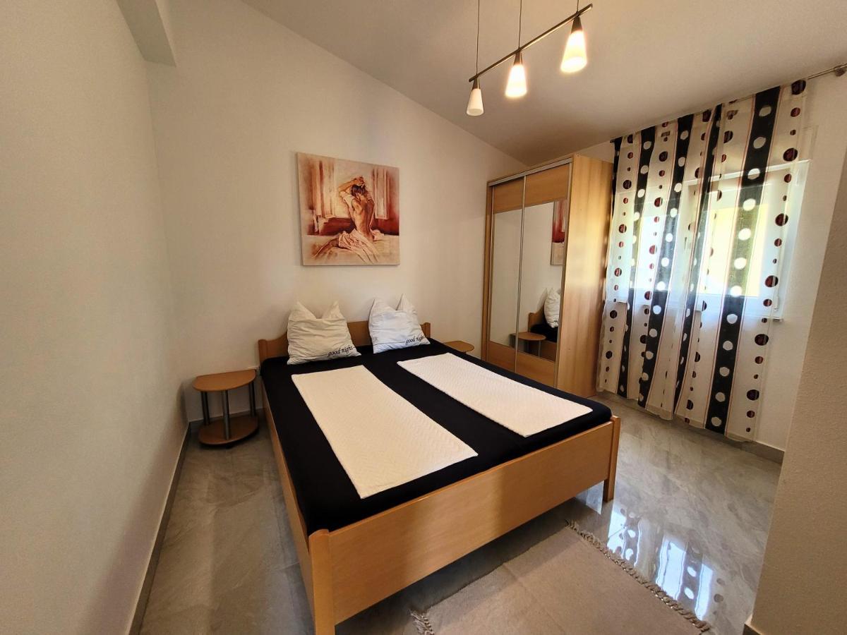 Apartment Jelena Vir Exterior photo