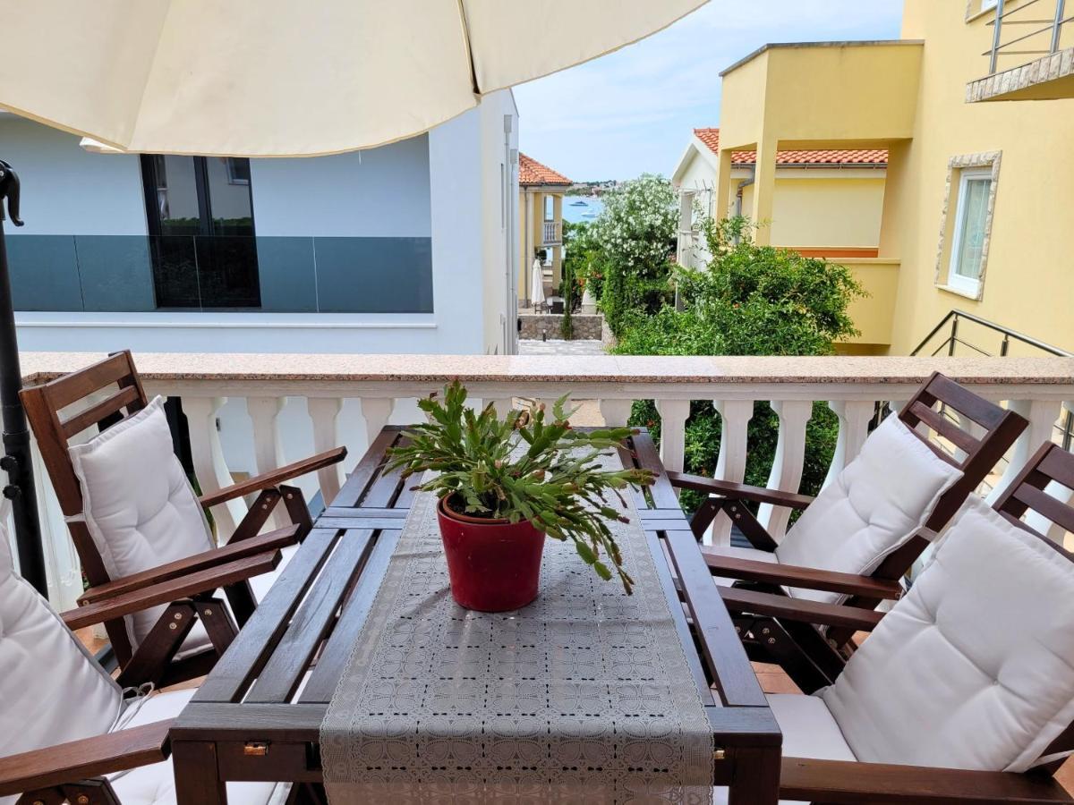 Apartment Jelena Vir Exterior photo